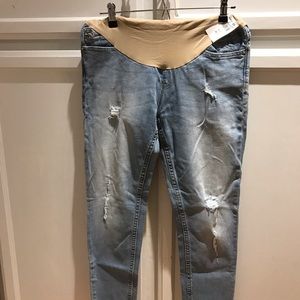 NEW WITH TAGS Vigoss maternity jeans size 6